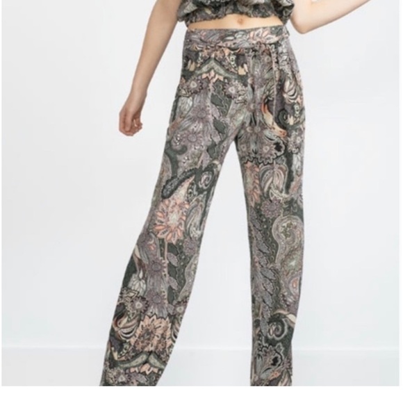 Zara Pants - Zara Basic Loose Fit Wide Lag Paisley Pants